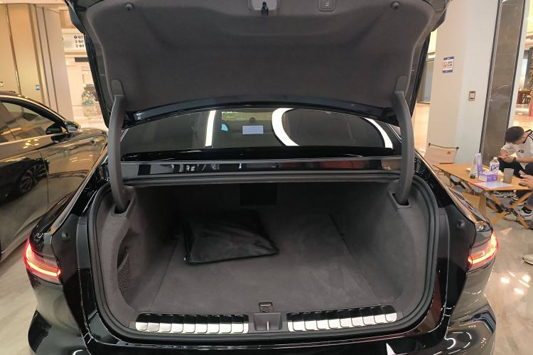Used Nio ET7 2024 75 kWh Executive Edition Trunk