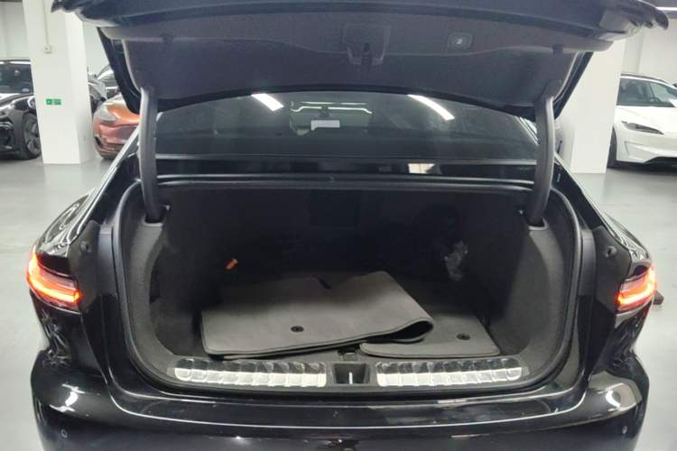 Used Nio ET7 2024 75 kWh Executive Signature Edition Trunk