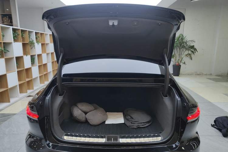 Used Nio ET7 2024 75 kWh Executive Edition Trunk