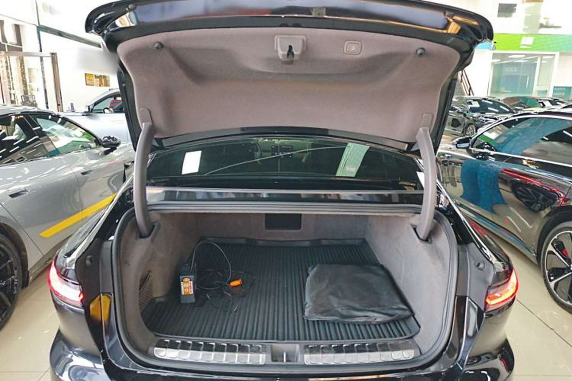 Used Nio ET7 2024 100kWh Executive Signature Edition Trunk