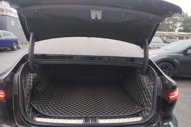 Used Nio ET7 2024 100kWh Executive Edition Trunk