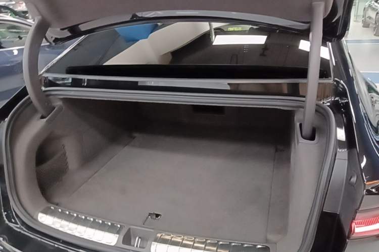 Used Nio ET7 2024 75 kWh Executive Edition Trunk