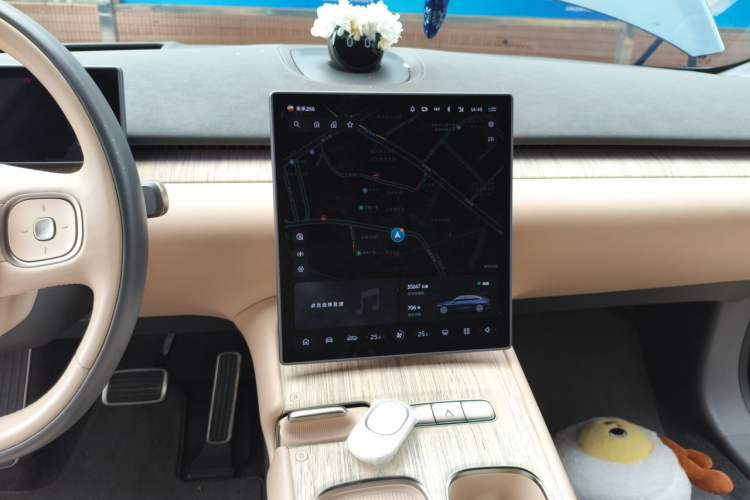 Used Nio ET7 2024 100kWh Executive Edition Audio And AC Panel