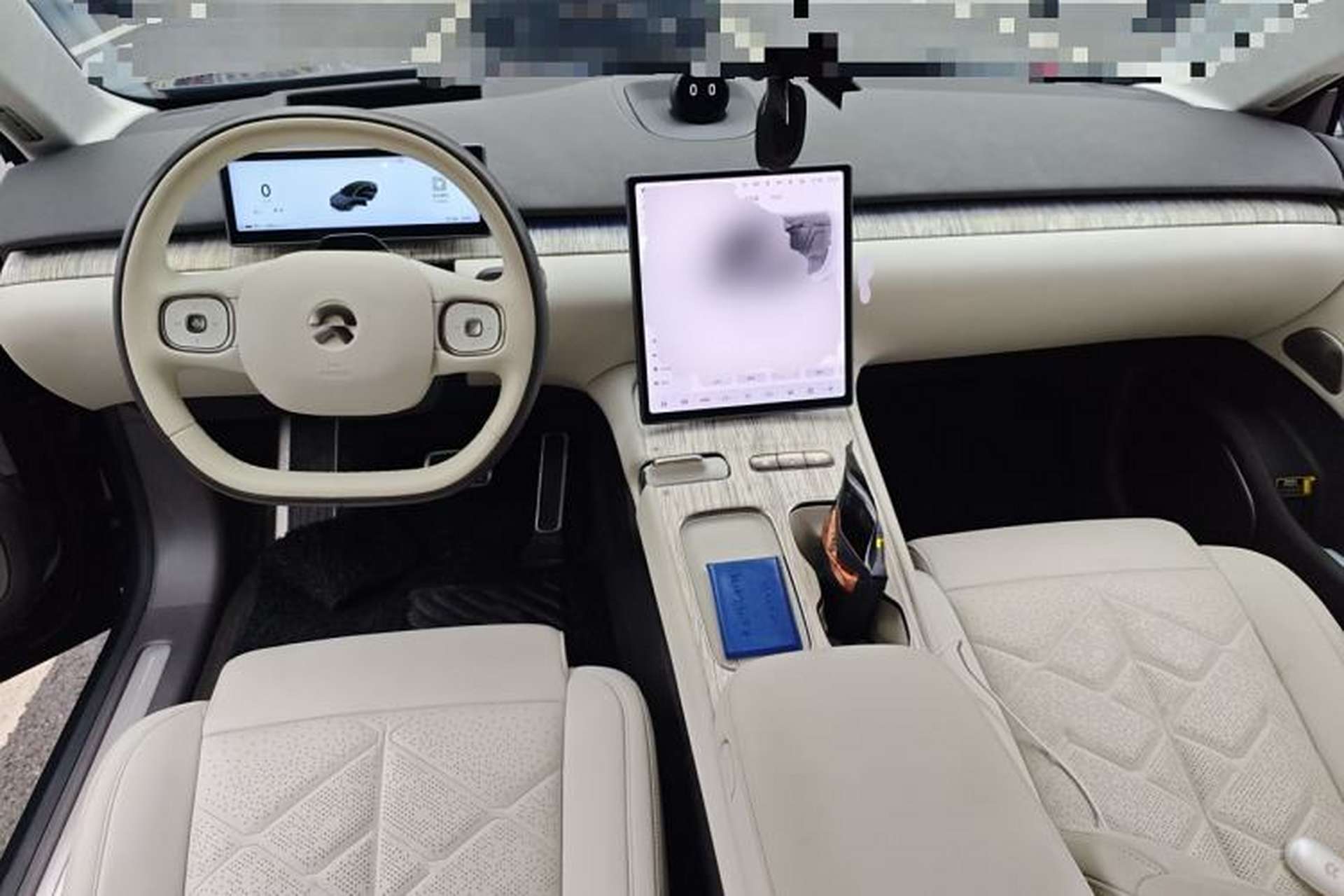 Used Nio ET7 2024 75 kWh Executive Signature Edition Center Console