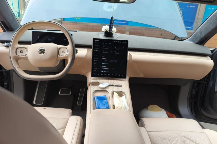 Used Nio ET7 2024 100kWh Executive Edition Center Console