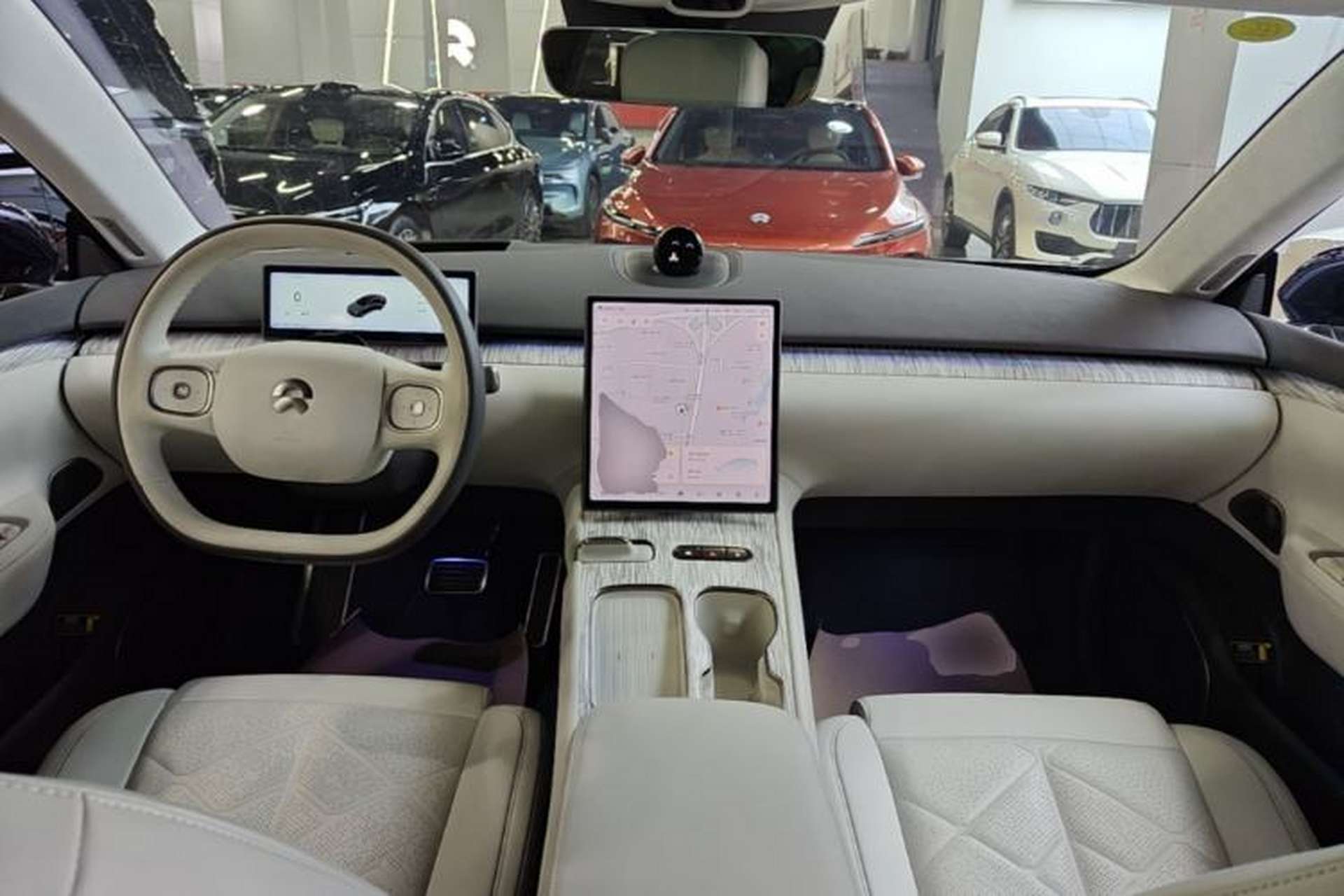 Used Nio ET7 2024 75 kWh Executive Signature Edition Center Console