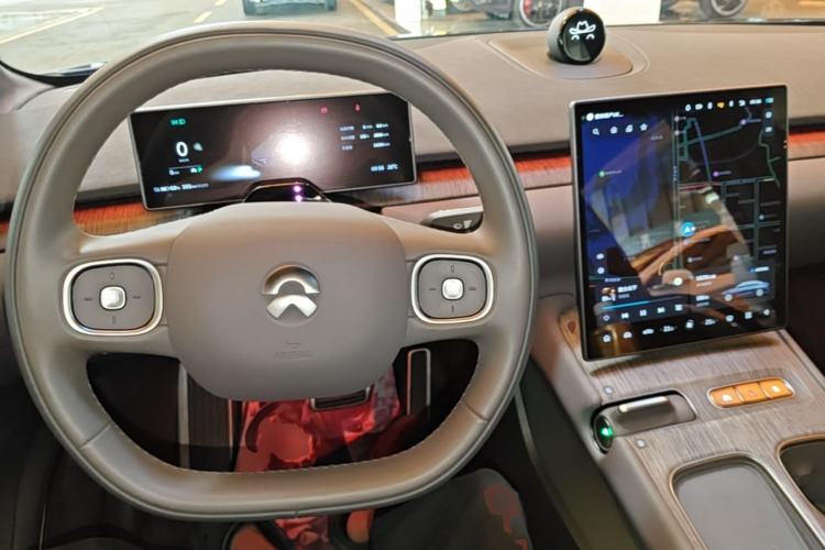 Used Nio ET7 2024 75 kWh Executive Edition Center Console