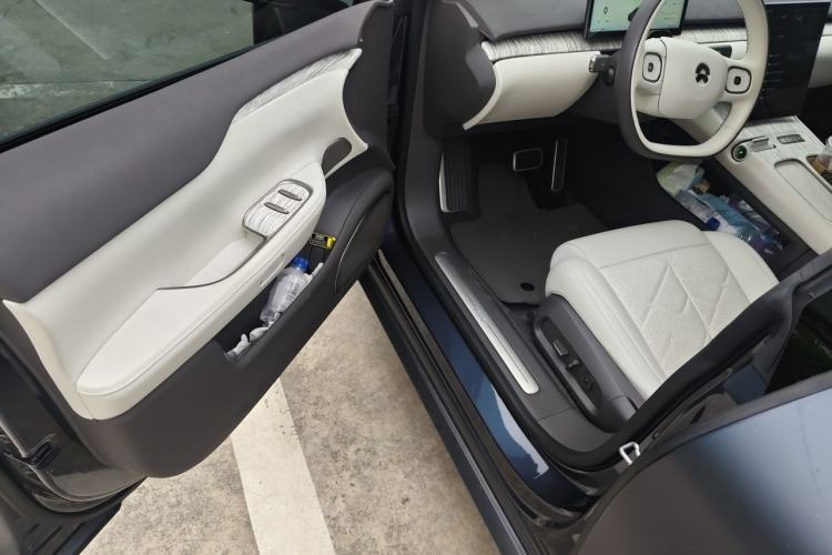 Used Nio ET7 2024 75 kWh Executive Signature Edition Driver Seat