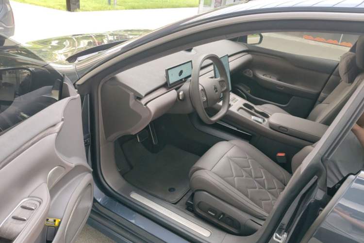 Used Nio ET7 2024 75 kWh Executive Signature Edition Driver Seat
