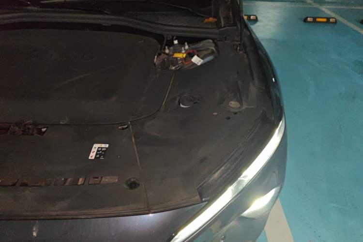 Used Nio ET7 2024 75 kWh Executive Signature Edition Engine Bay Left