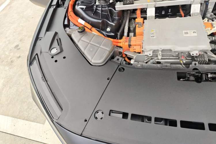 Used Nio ET7 2024 75 kWh Executive Signature Edition Engine Bay Right