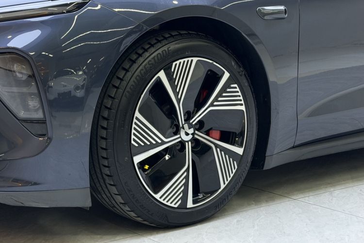 Used Nio ET7 2024 75 kWh Executive Edition Exterior 4