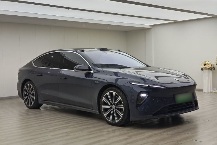 Used Nio ET7 2024 75 kWh Executive Signature Edition Front Right 45 Deg