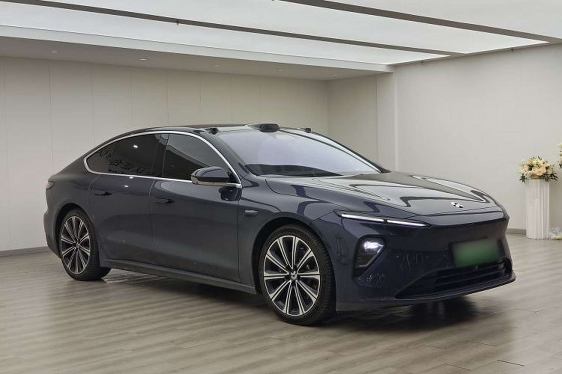Used Nio ET7 2024 75 kWh Executive Signature Edition Front Right 45 Deg