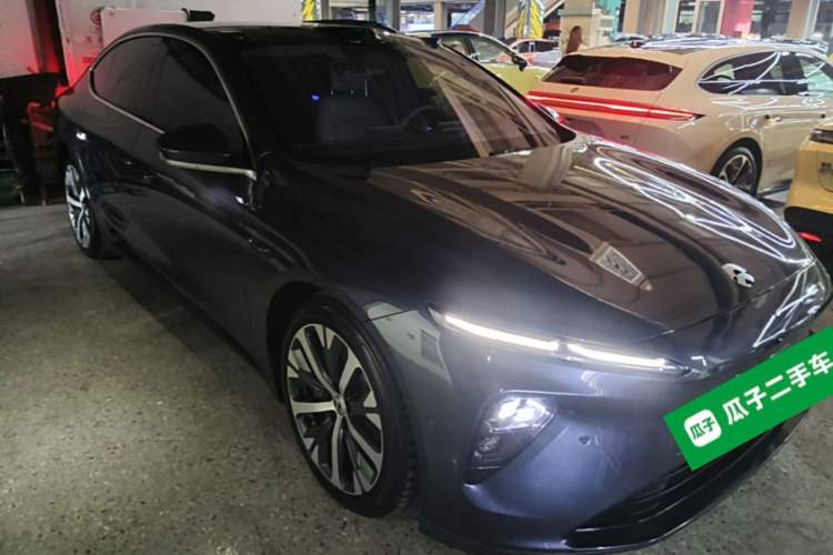Used Nio ET7 2024 75 kWh Executive Edition Front Right 45 Deg