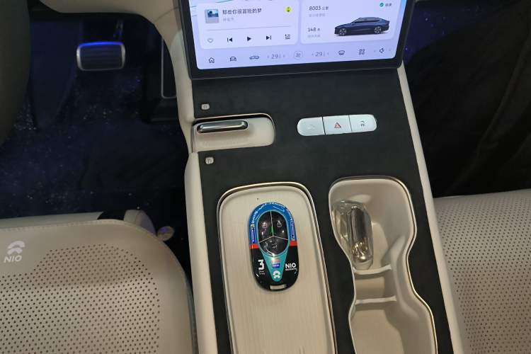 Used Nio ET7 2024 75 kWh Executive Edition Gear Lever