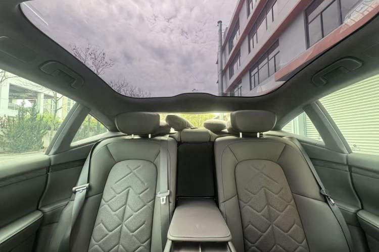 Used Nio ET7 2024 75 kWh Executive Signature Edition Interior 12