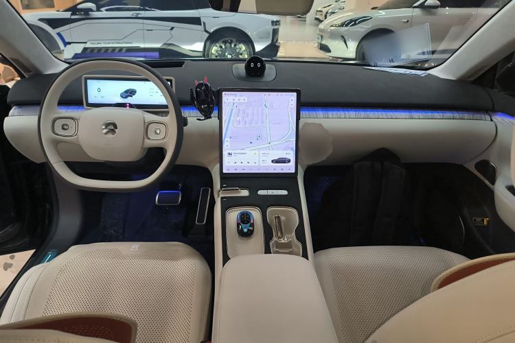 Used Nio ET7 2024 75 kWh Executive Edition Interior 2
