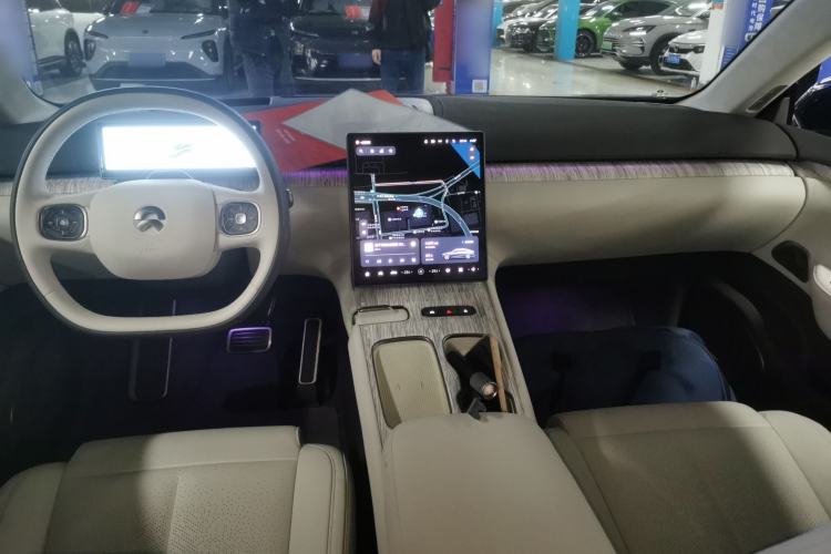 Used Nio ET7 2024 75 kWh Executive Edition Interior 2