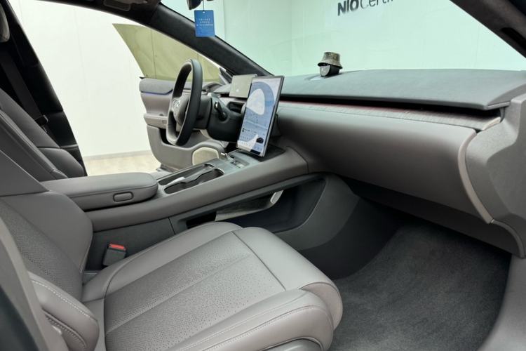 Used Nio ET7 2024 75 kWh Executive Edition Interior 2