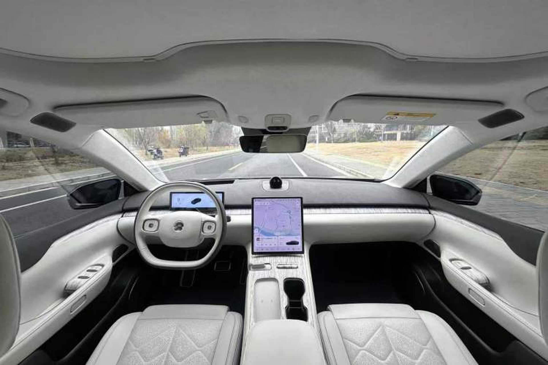 Used Nio ET7 2024 75 kWh Executive Signature Edition Interior 4