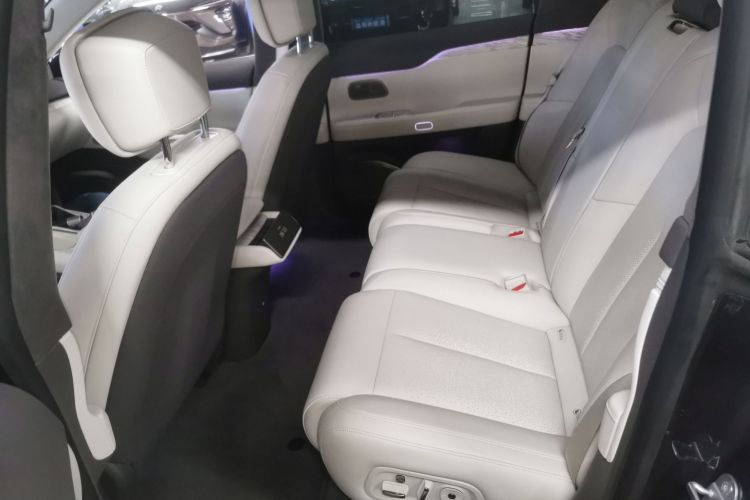 Used Nio ET7 2024 75 kWh Executive Edition Interior 4