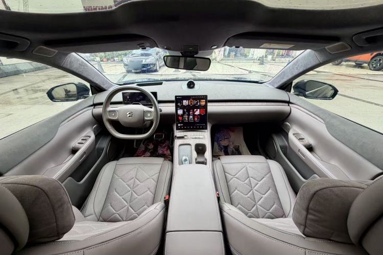 Used Nio ET7 2024 75 kWh Executive Edition Interior 4
