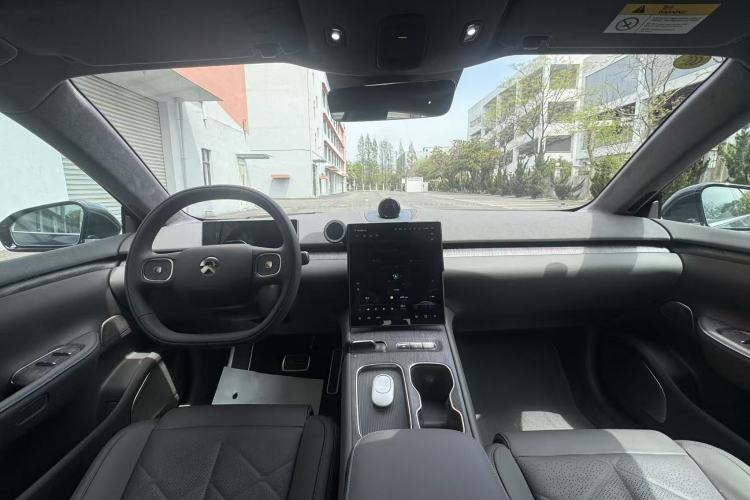 Used Nio ET7 2024 75 kWh Executive Signature Edition Interior 5
