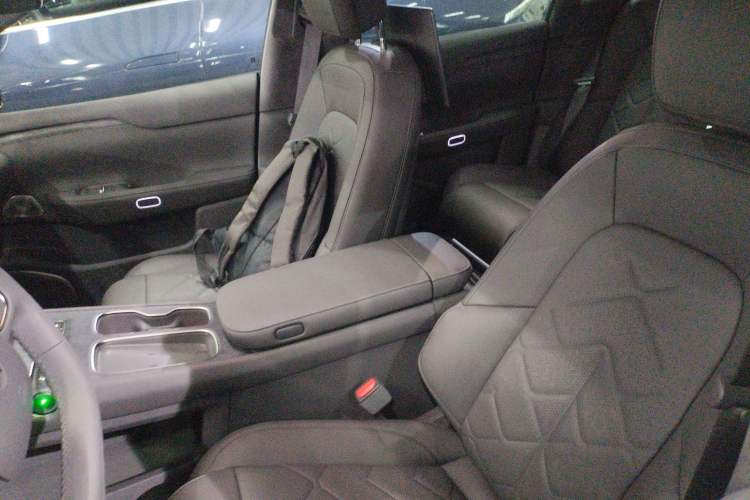 Used Nio ET7 2024 75 kWh Executive Signature Edition Left Front Seat