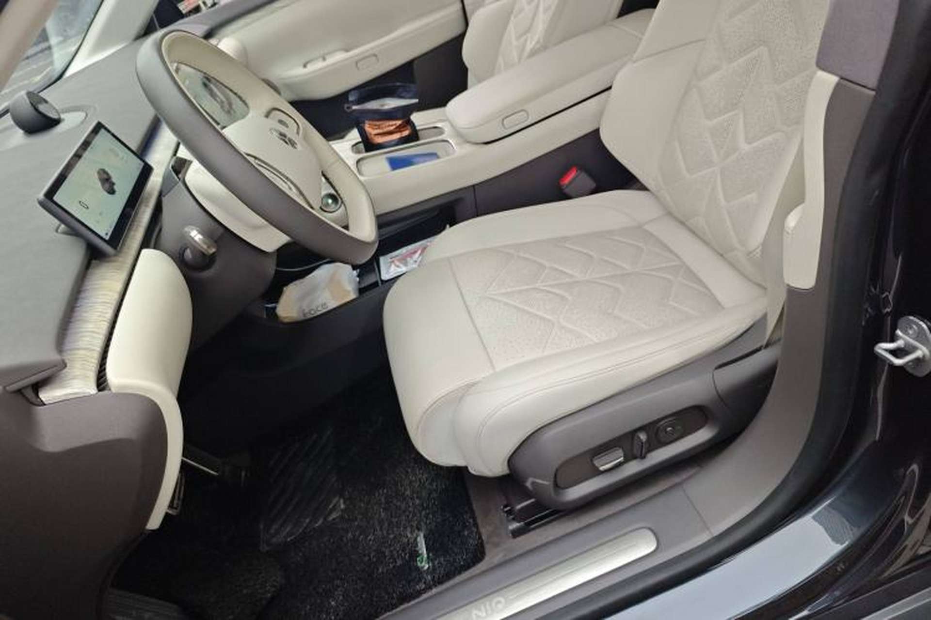 Used Nio ET7 2024 75 kWh Executive Signature Edition Left Front Seat