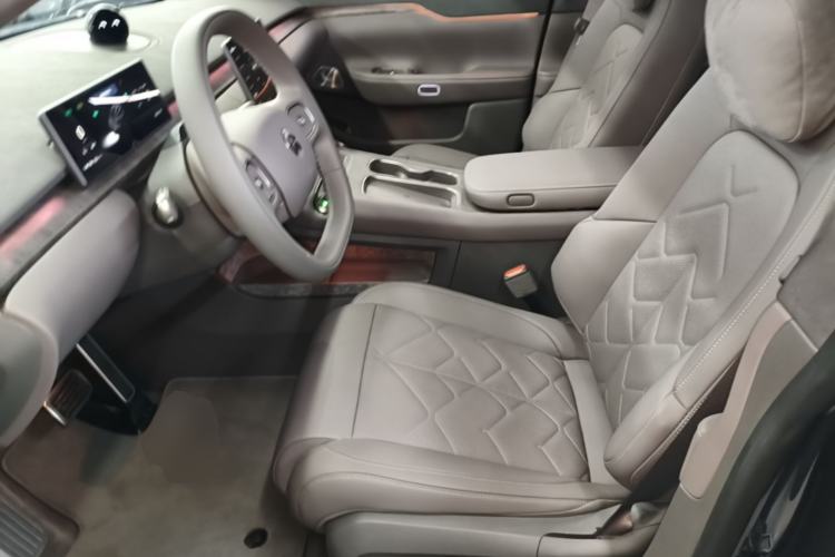 Used Nio ET7 2024 75 kWh Executive Signature Edition Left Front Seat