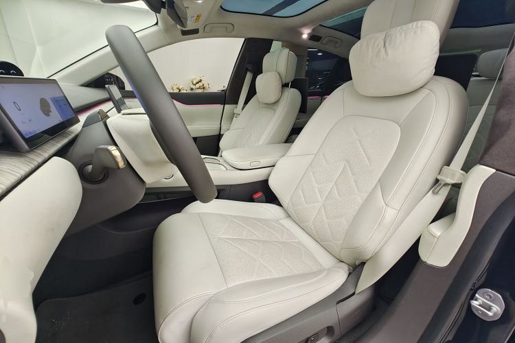 Used Nio ET7 2024 75 kWh Executive Signature Edition Left Front Seat