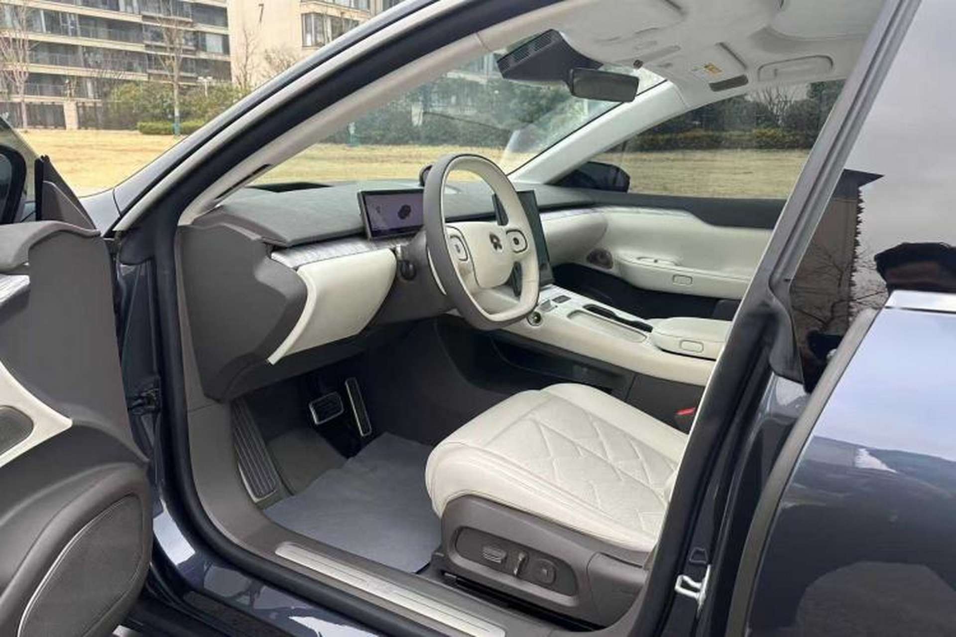 Used Nio ET7 2024 75 kWh Executive Signature Edition Left Front Seat