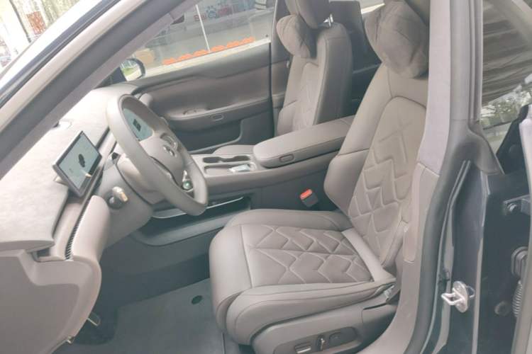 Used Nio ET7 2024 75 kWh Executive Signature Edition Left Front Seat