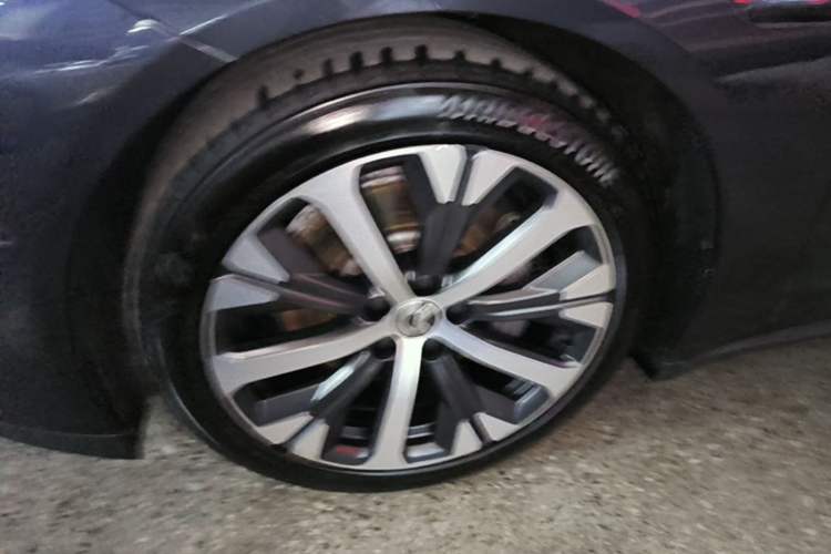 Used Nio ET7 2024 75 kWh Executive Edition Left Front Wheel Hub
