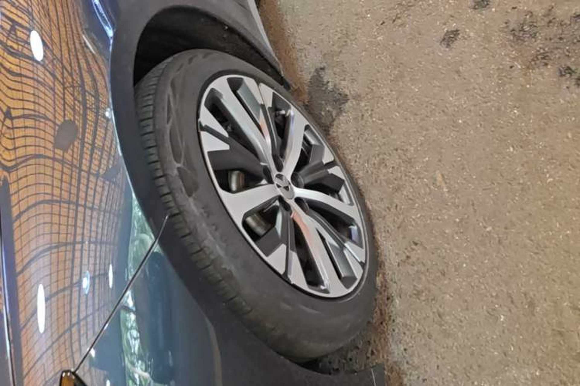 Used Nio ET7 2024 75 kWh Executive Edition Left Front Wheel Hub