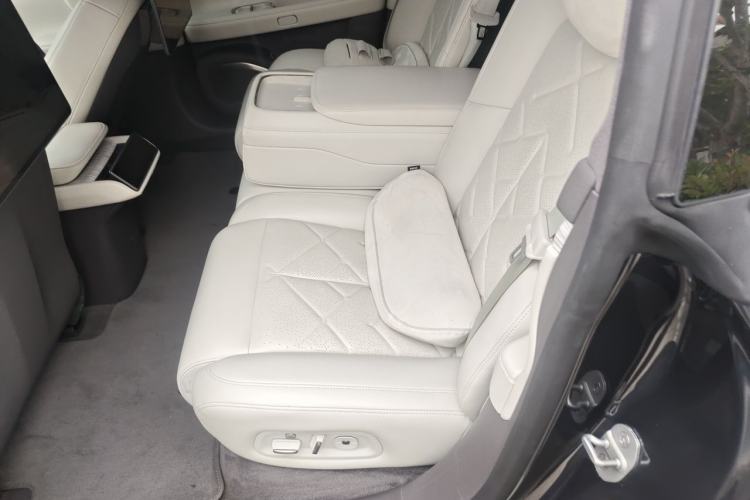 Used Nio ET7 2024 75 kWh Executive Signature Edition Left Rear Seat