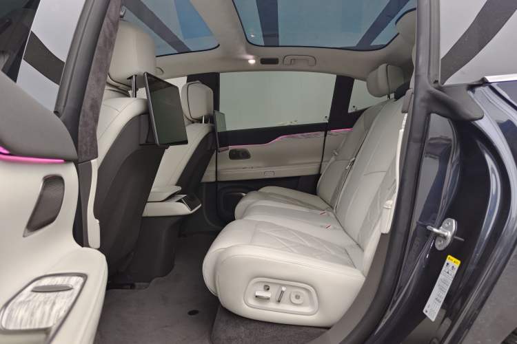 Used Nio ET7 2024 75 kWh Executive Signature Edition Left Rear Seat