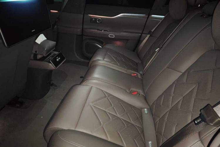 Used Nio ET7 2024 75 kWh Executive Signature Edition Left Rear Seat
