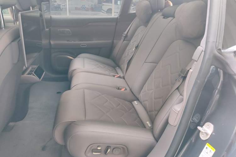 Used Nio ET7 2024 75 kWh Executive Signature Edition Left Rear Seat