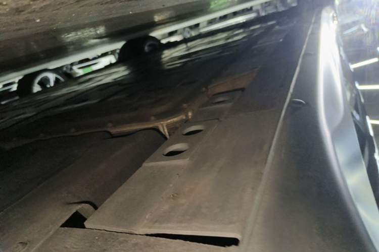Used Nio ET7 2024 75 kWh Executive Signature Edition Left Side Sill