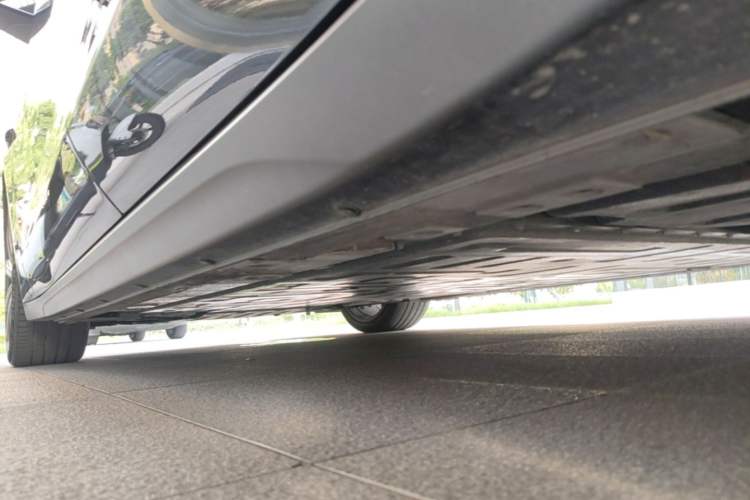 Used Nio ET7 2024 75 kWh Executive Signature Edition Left Side Sill