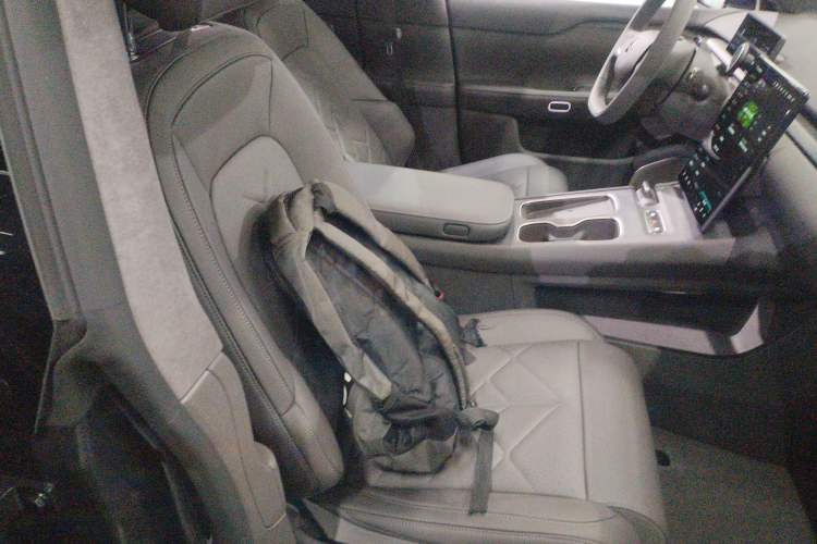 Used Nio ET7 2024 75 kWh Executive Signature Edition Right Front Seat
