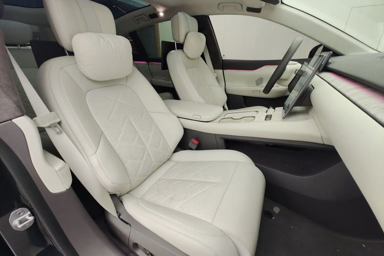Used Nio ET7 2024 75 kWh Executive Signature Edition Right Front Seat