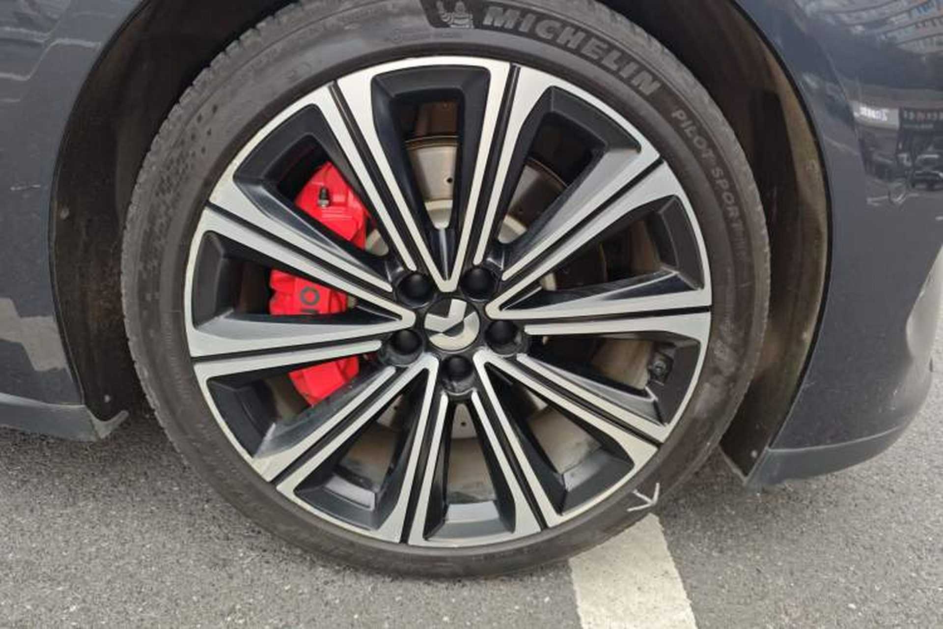 Used Nio ET7 2024 75 kWh Executive Signature Edition Right Front Wheel Hub