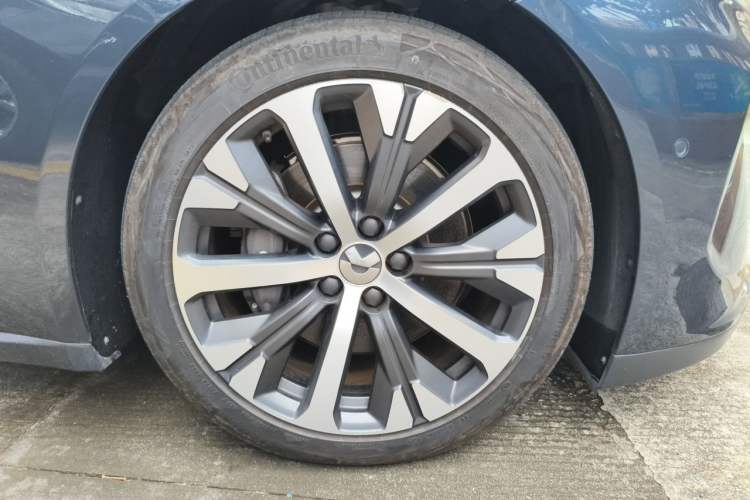 Used Nio ET7 2024 100kWh Executive Edition Right Front Wheel Hub