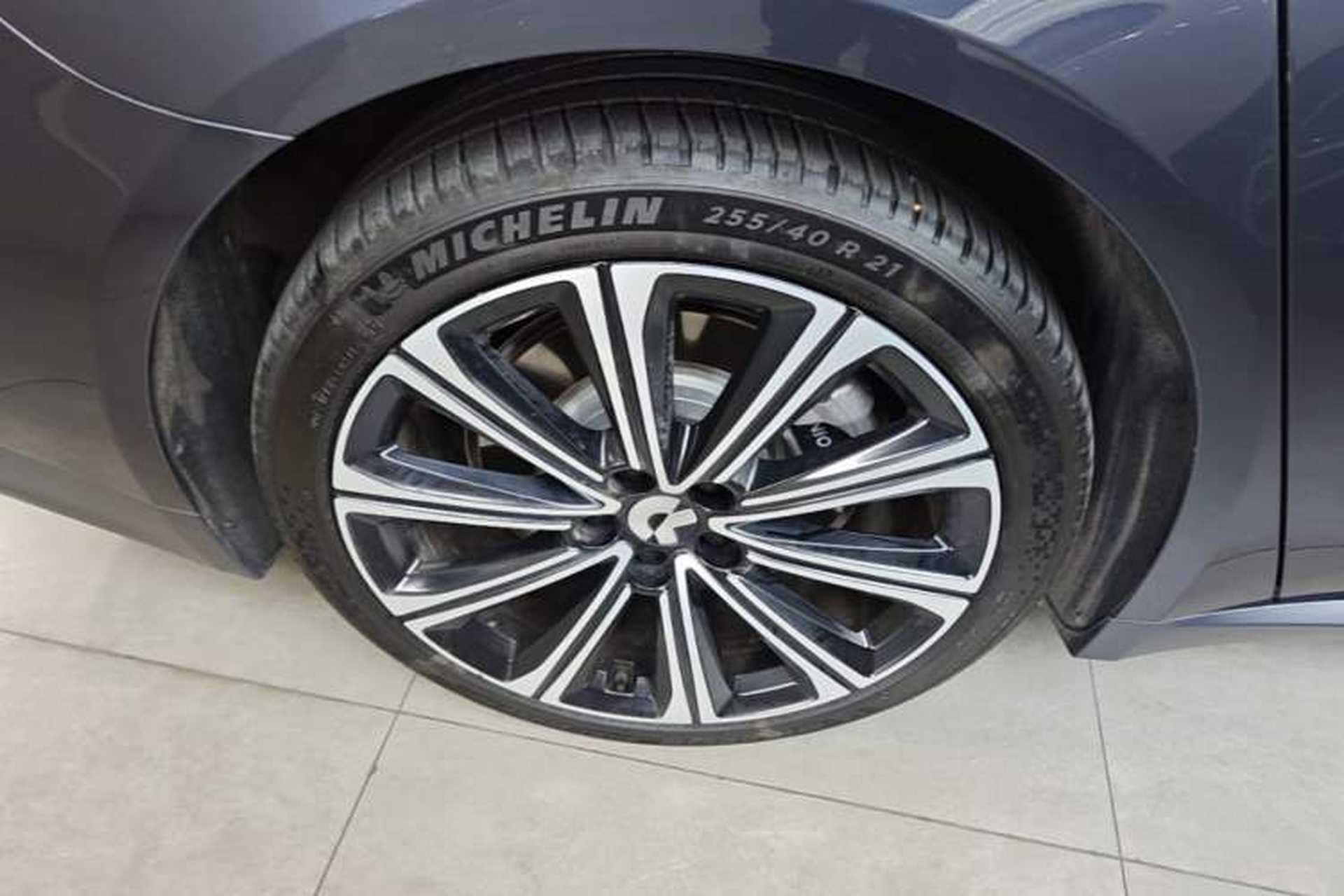 Used Nio ET7 2024 75 kWh Executive Signature Edition Right Rear Wheel Hub