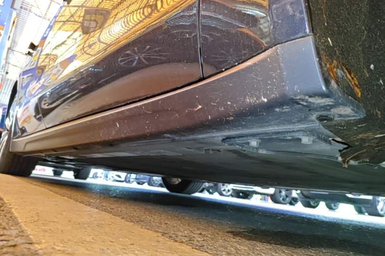 Used Nio ET7 2024 75 kWh Executive Edition Right Side Sill
