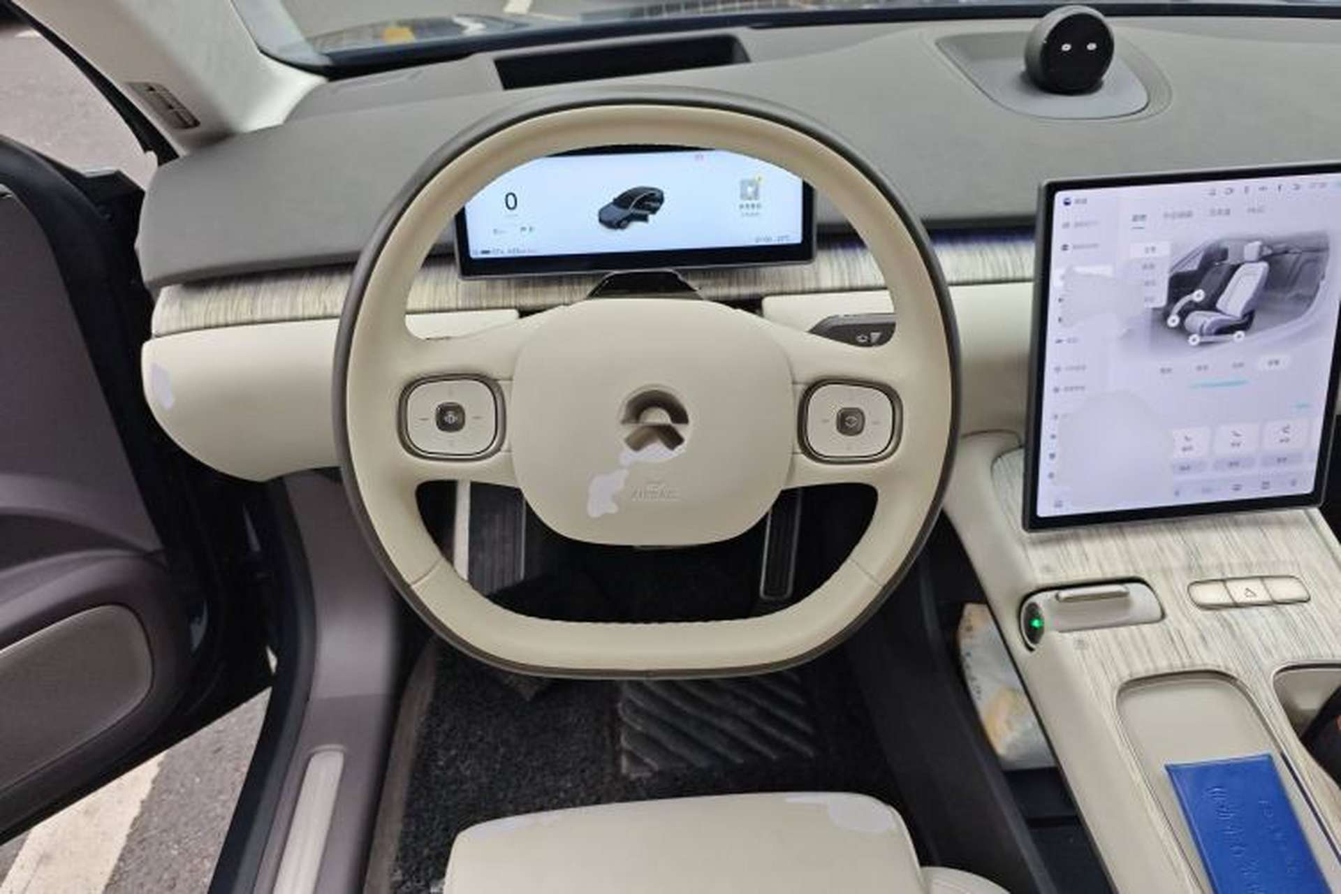 Used Nio ET7 2024 75 kWh Executive Signature Edition Steering Wheel