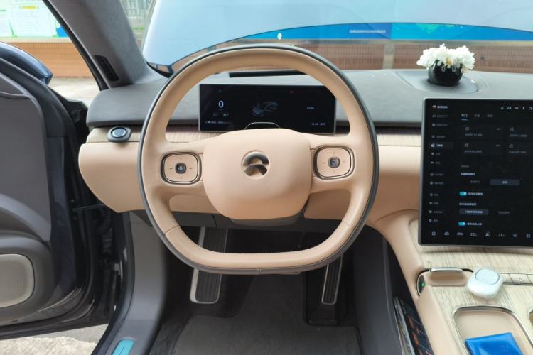 Used Nio ET7 2024 100kWh Executive Edition Steering Wheel